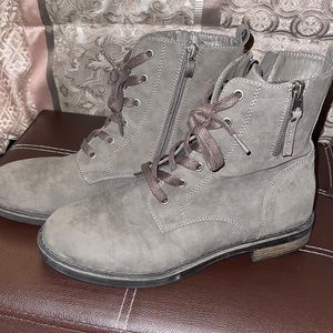 Women’s boots